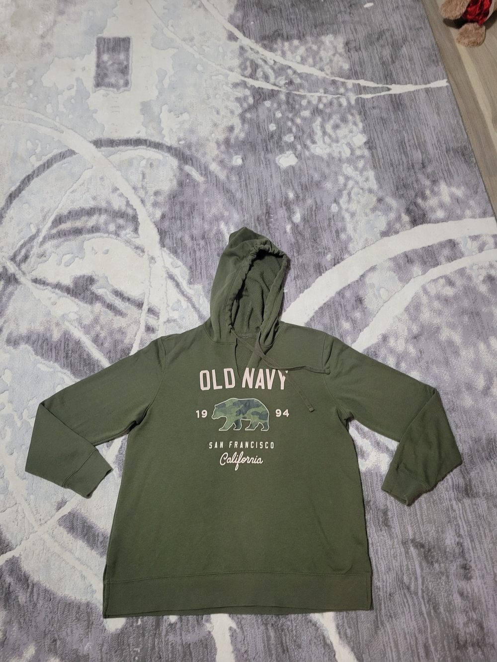 Old Navy Women's Olive Green Hooded Sweatshirt with Bear Graphic Sise M